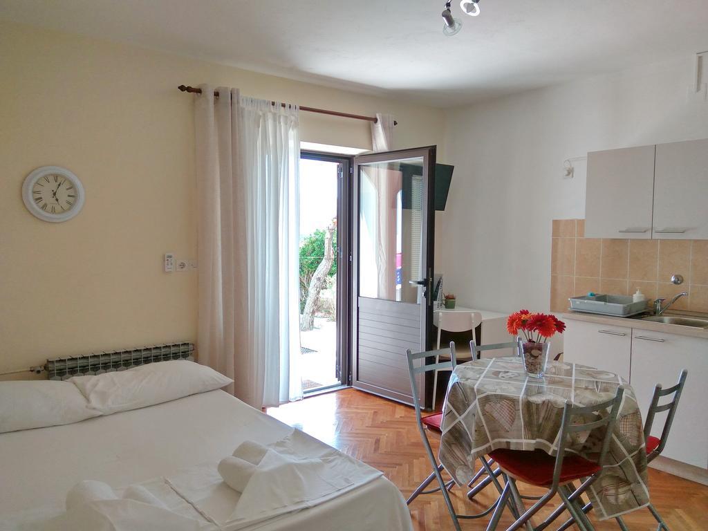 Family Apartments K&M Pag Town Extérieur photo